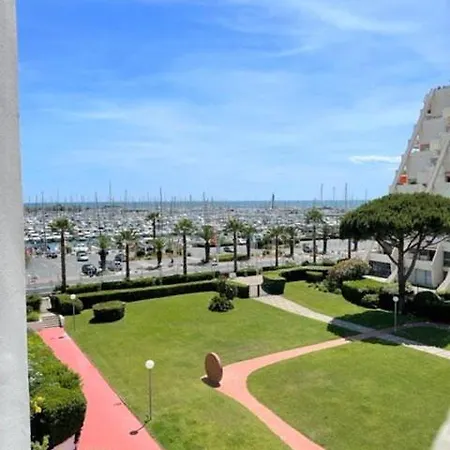Proche Port T2 Pour 4 Personnes N1 39 * La Grande-Motte
