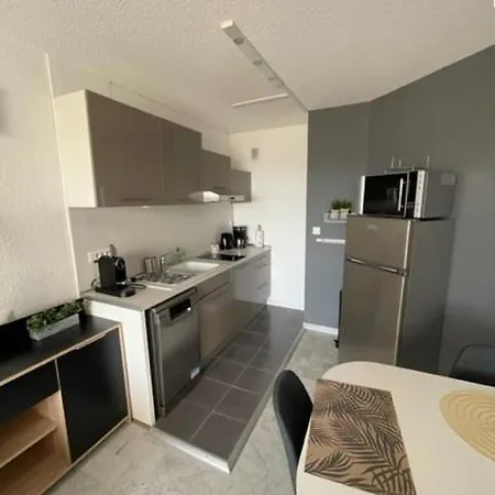 Proche Port T2 Pour 4 Personnes N1 39 La Grande-Motte