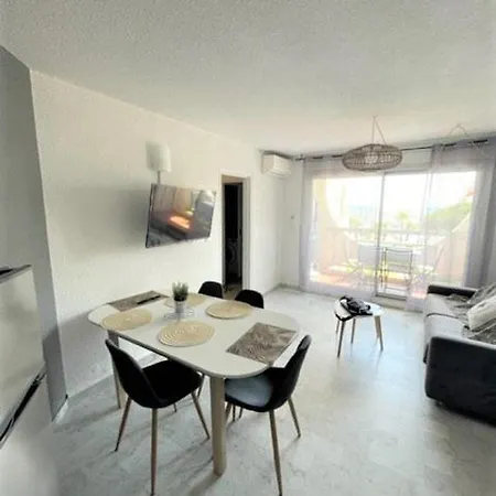 Proche Port T2 Pour 4 Personnes N39