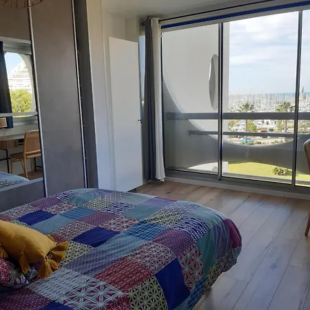 Proche Port T2 Pour 4 Personnes N39 *