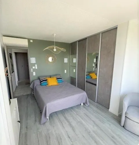 Proche Port T2 Pour 4 Personnes N1 39 *